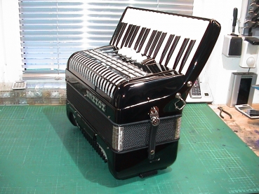 HOHNER Concerto III, 72 Bass ( Made in Germany...! )