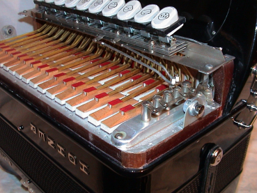 HOHNER Morino Club N (C-F Dur),  5/5 Chörig