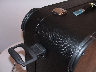 Nr. 2 - Koffer RE / 2 Rollen, 120 bass, 56x49x24 cm