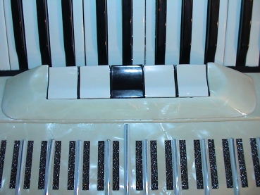 Bianco Freres,  120 Bass