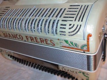 Bianco Freres,  120 Bass