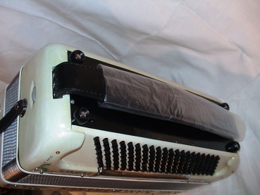 Bianco Freres,  120 Bass