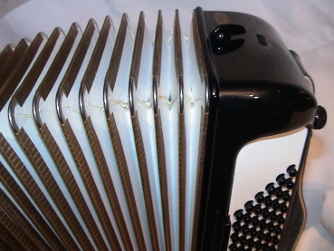 HOHNER Lucia III P, 96 Bass, black (Made in Germany..!)