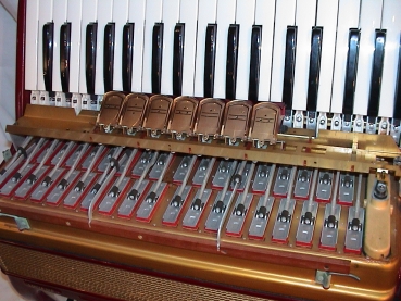 HOHNER Lucia III P, 96 Bass,ROT (Made in Germany..!)