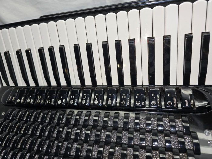 BUGARI Champion  Cassotto,  5/5 Chörig, Double Tone Chamber (Cassotto)